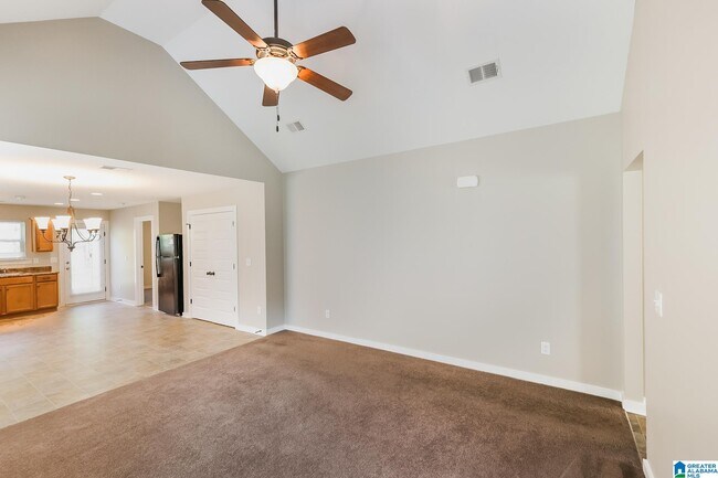 Foto del edificio - 587 Kincaid Cove Ln