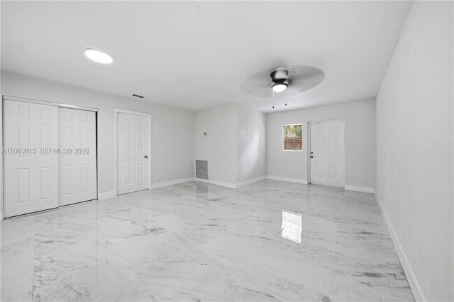 Foto del edificio - 3856 NW 207 St Rd