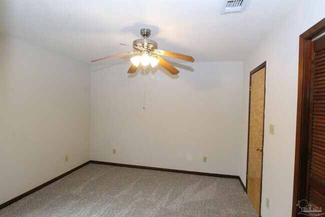 Building Photo - 7223 Lago Vista Ct