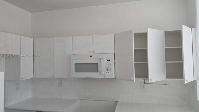 Foto del edificio - 1663 SE 27th Dr