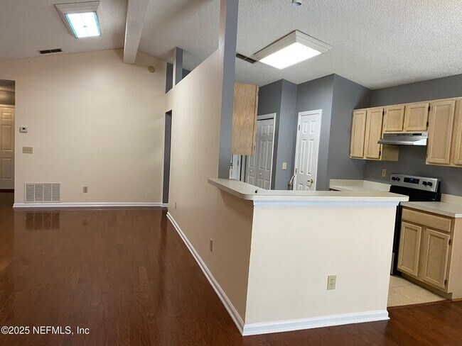 Foto del edificio - 7759 Spring Branch Dr N