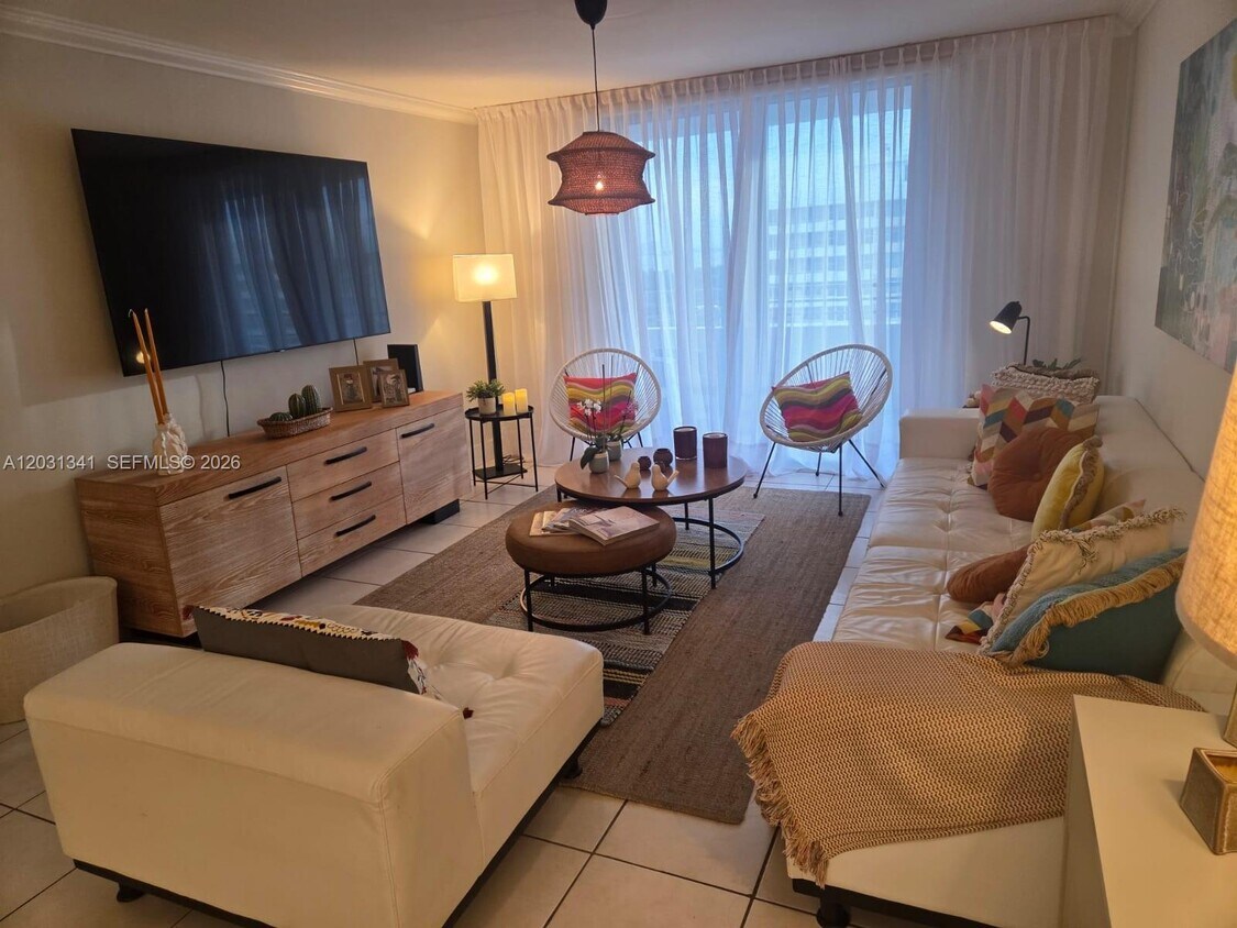 Photo - 5555 Collins Ave # 16W, Miami Beach FL 33140-16W