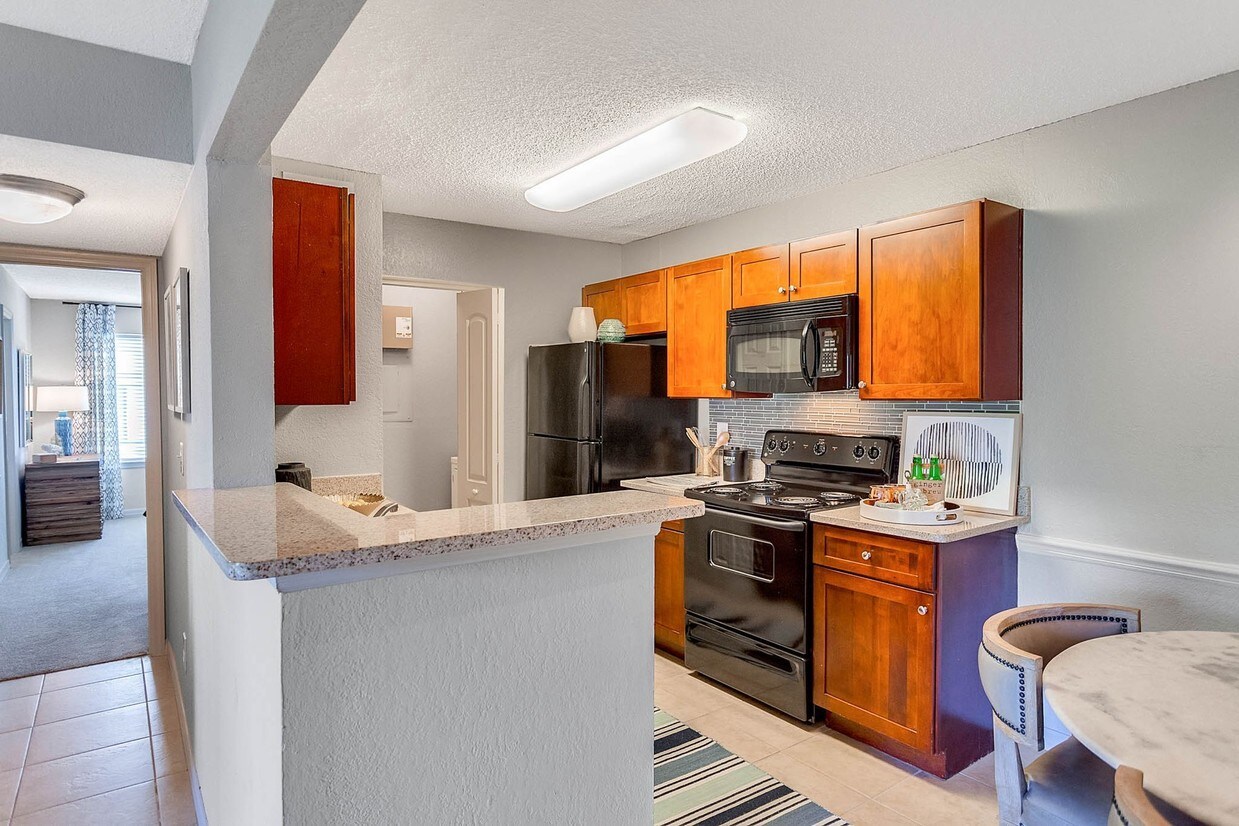 Sun Lake Apartments in Lake Mary, FL