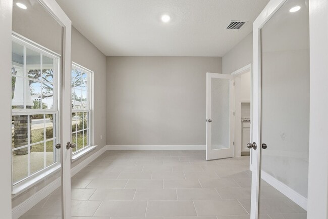 Building Photo - Finley Woods 4 bedroom 3 bath.