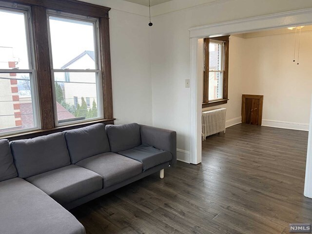 Building Photo - 4 Laird Pl