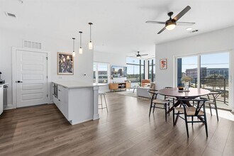 Building Photo - 2220 Webberville Rd