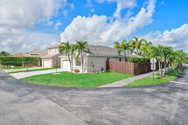 Building Photo - 15831 SW 85th Ln