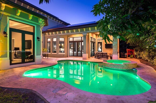 Building Photo - 17766 Cadena Dr