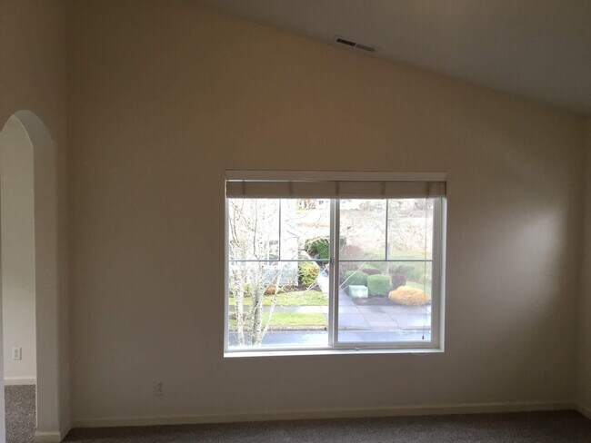 Foto del edificio - 3 Bedroom Home in Bethel-Danebo Area