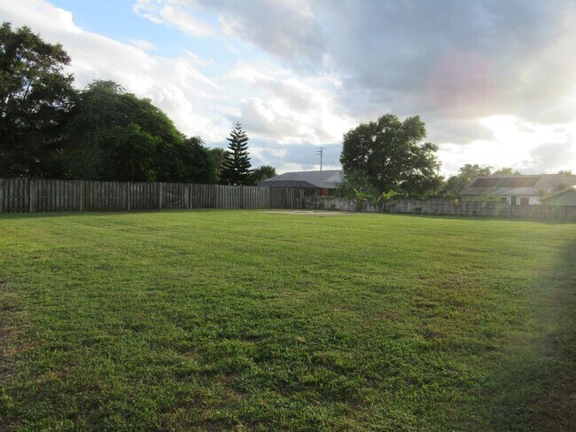Foto del edificio - 1804 Abbeyridge Dr