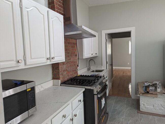 Building Photo - 60 Sacramento St