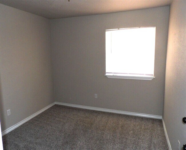 Foto del edificio - 125 SE Surrey Ln