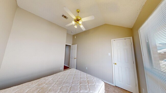 Foto del edificio - 7812 Silver Sage Dr