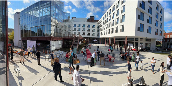 Building Photo - Newark Makerhoods