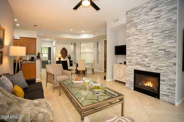 Primary Photo - 7027 N Scottsdale Rd