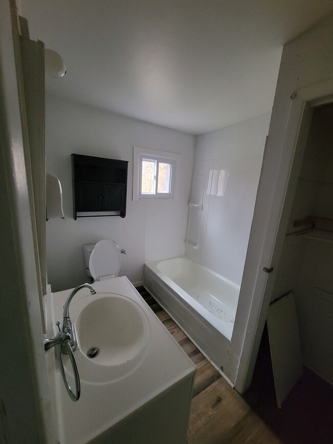 Bathroom - 2343 Bethel Rd