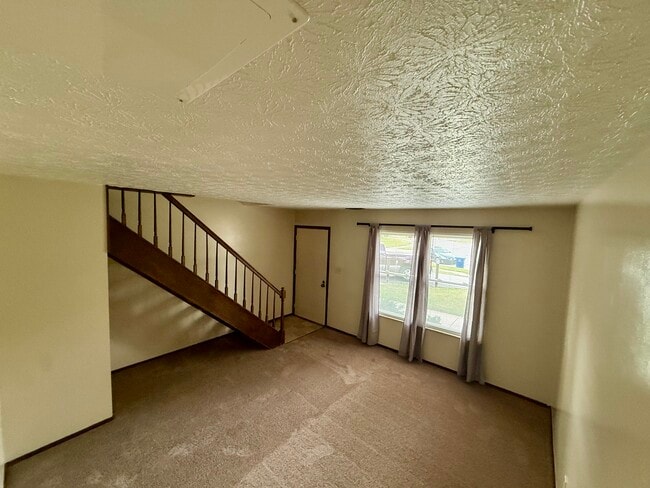 Building Photo - 5795 Pepperwood Ct