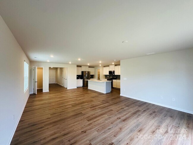Building Photo - 158 Brentwood Dr