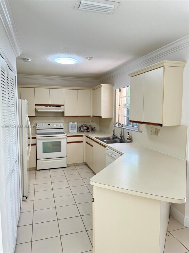 Foto del edificio - 12913 SW 60th St