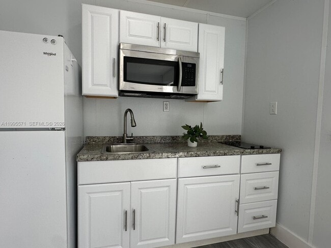 Foto del edificio - 841 N 69th Ave