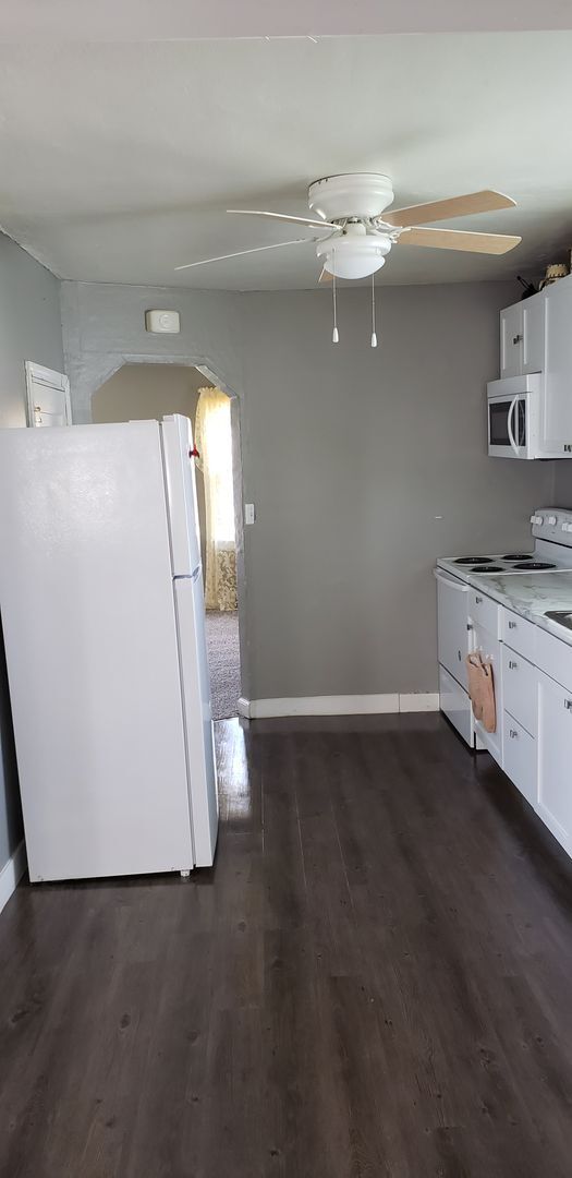 Building Photo - 3 bedroom 1 bath