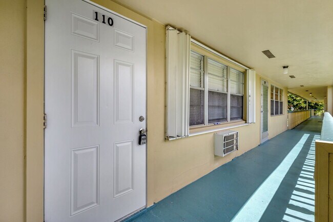 Building Photo - 110 Dorchester E