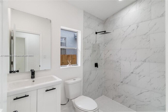 Building Photo - 6800 NW 5th Pl