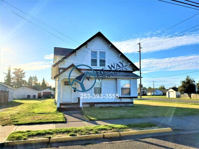 Downtown Puyallup 4 Bd House Rental in Puyallup, WA
