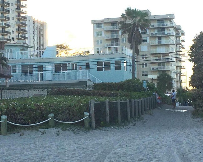 Foto del edificio - 1500 S Surf Rd