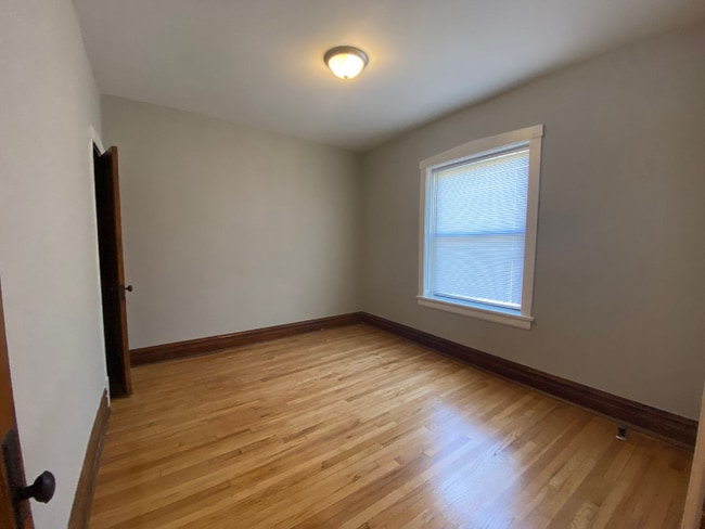 Building Photo - 2607 N Kostner Ave