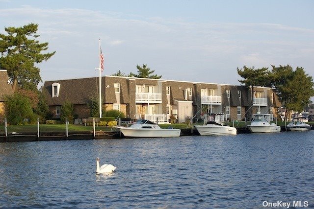 Building Photo - 30 Watergate Ln