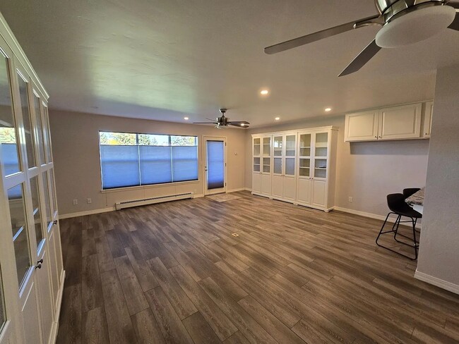 Building Photo - 164 Valley View Dr