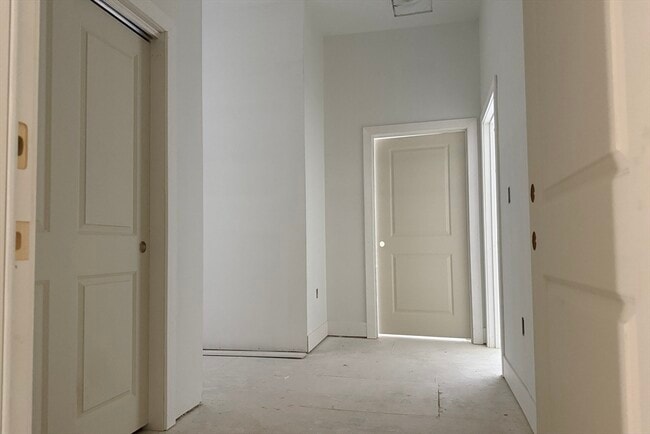 Building Photo - 251 Sladen St