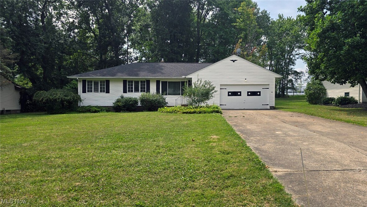 6862 Westview Dr Brecksville, OH 44141 – photo 1 of 26
