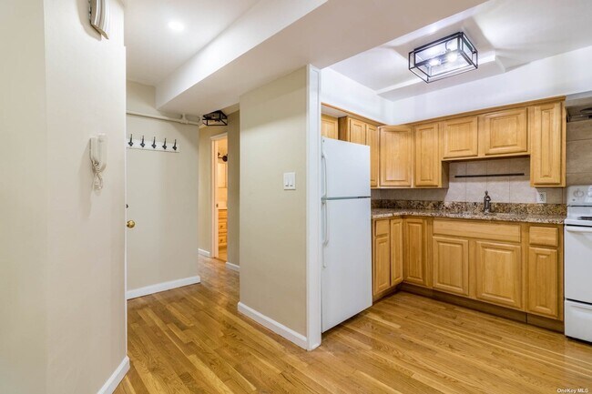 Foto del edificio - 47-09 Bell Blvd