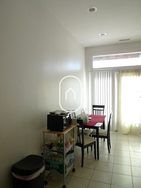 Foto del edificio - 1552 Tremont St