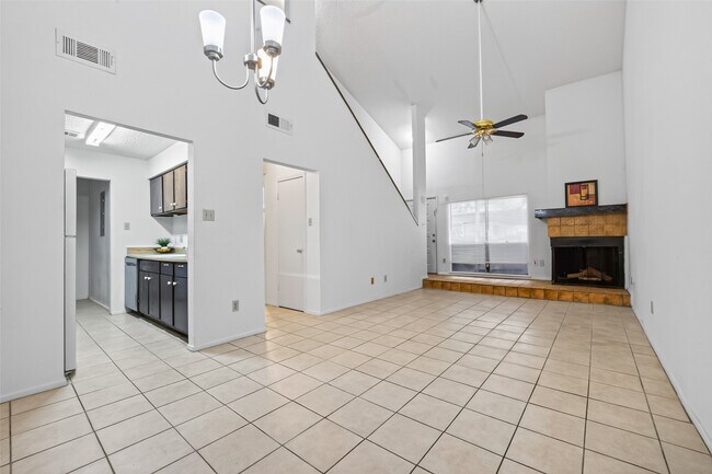 Building Photo - 9435 Pagewood Ln