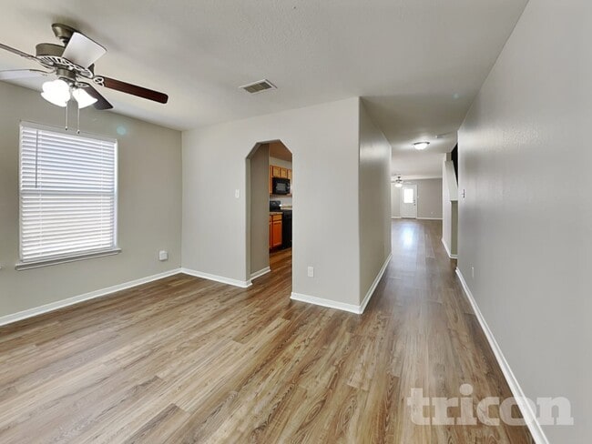 Foto del edificio - 8927 Summer Valley Ln