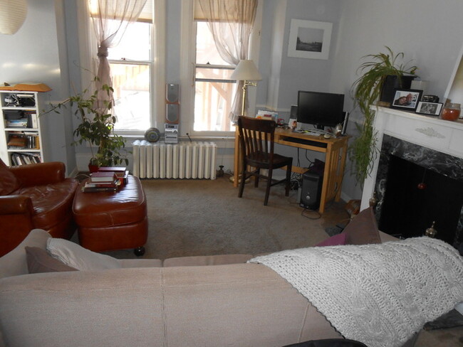 Foto del edificio - Charming 1 Bed/1 Bath Apartment in the Hea...