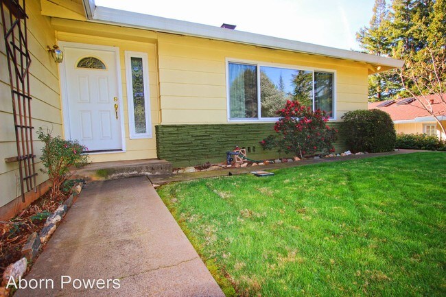 Foto del edificio - 2932 Camino Heights Dr