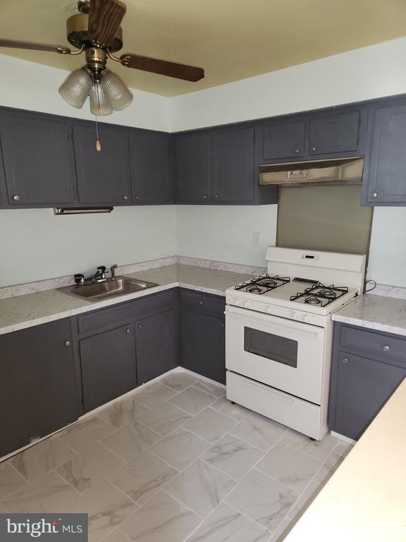 Foto del edificio - 2738 Island Ave