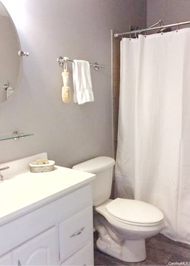 Foto del edificio - 6112 Heathstone Ln