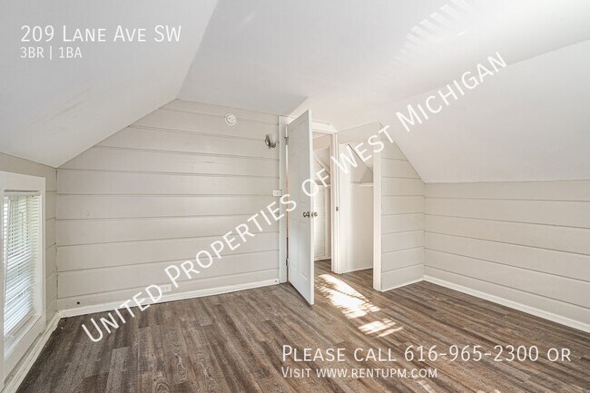 Foto del edificio - Available Now | Spacious 3 Bedroom Home in...