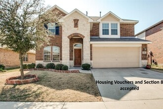 Building Photo - 1420 Canary Dr