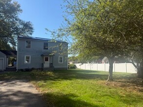 Building Photo - 770 Broadbridge Rd