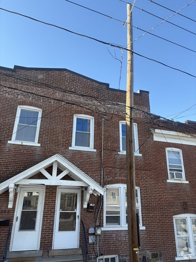 Building Photo - 606 Carlton Ave