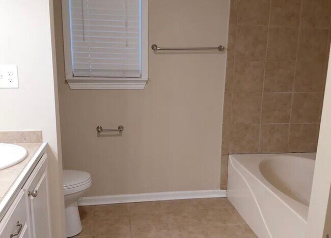 Foto del edificio - 2636 Whiteleigh Ct NE