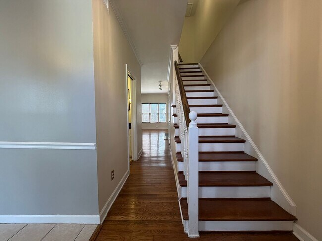 Foto del edificio - 312 E 7th St SW