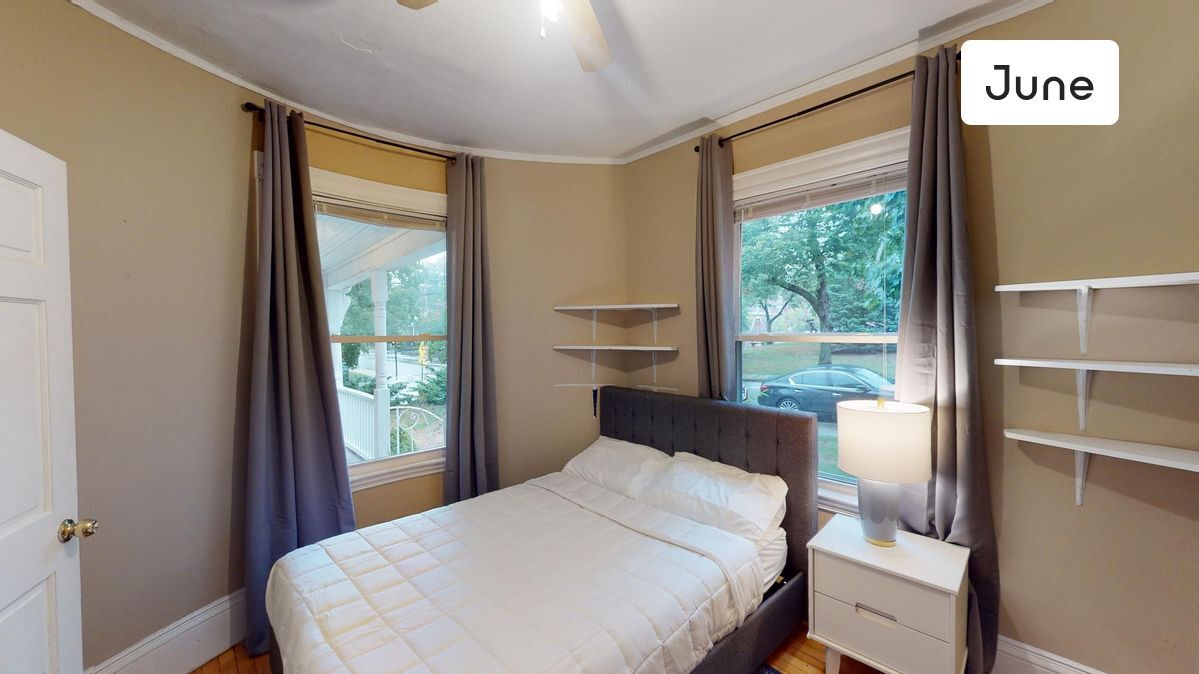 2 Sparhawk St, Boston, MA 02135