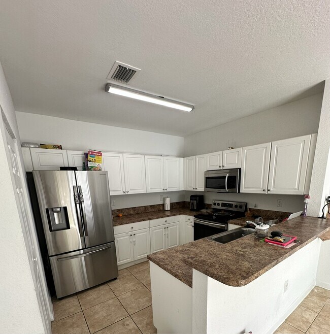 KITCHEN - 1495 NE 33rd Ave
